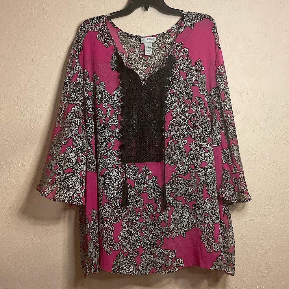 Cute Catherines 3X Plus Top Bright Purple Pink with Print Deco and Lace.
